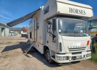 Autocarro trasporto cavalli 3 posti+ allestimento interno living  caravan in ottime condizioni